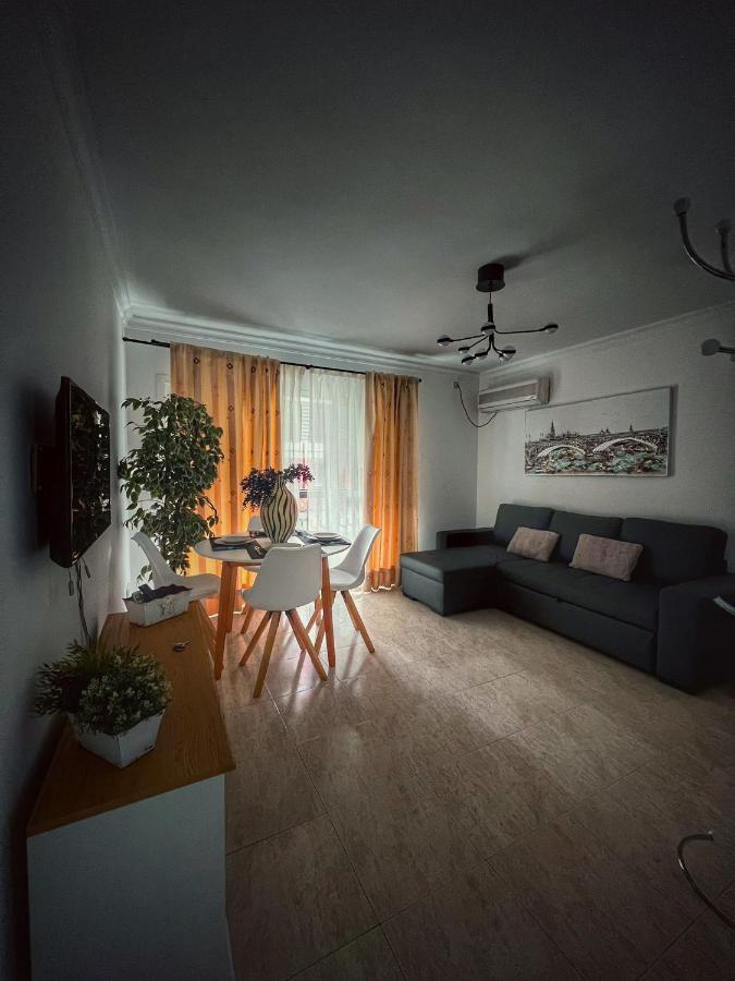 Loftriana Apartment Севиля Екстериор снимка