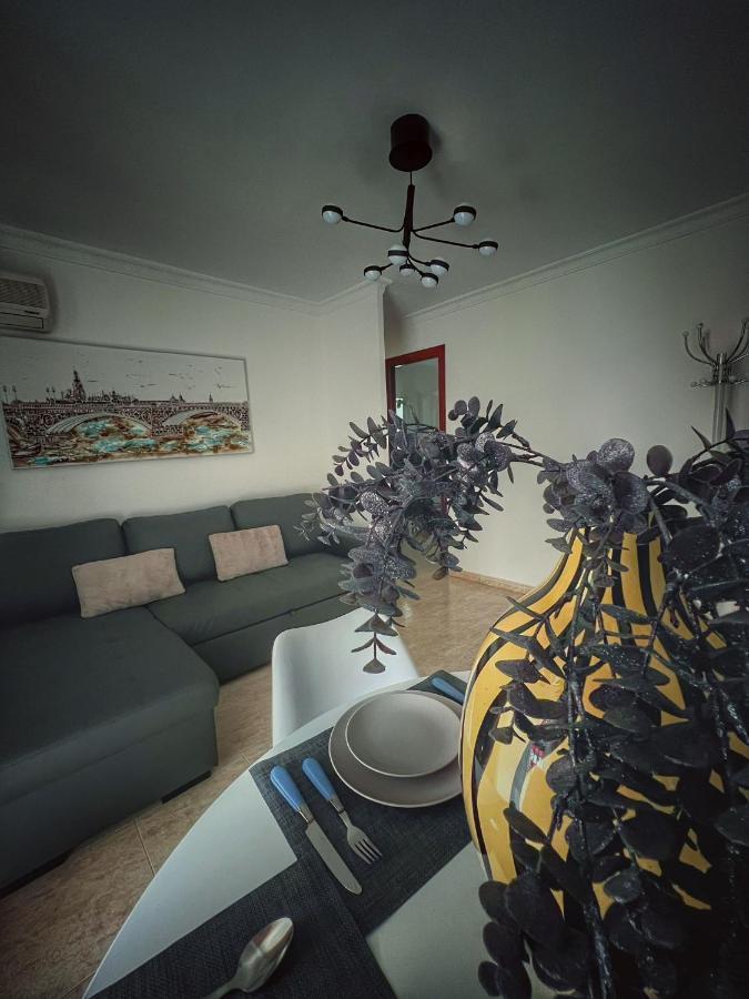 Loftriana Apartment Севиля Екстериор снимка